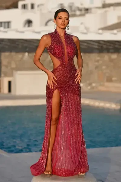 Model wearing Portia & Scarlett